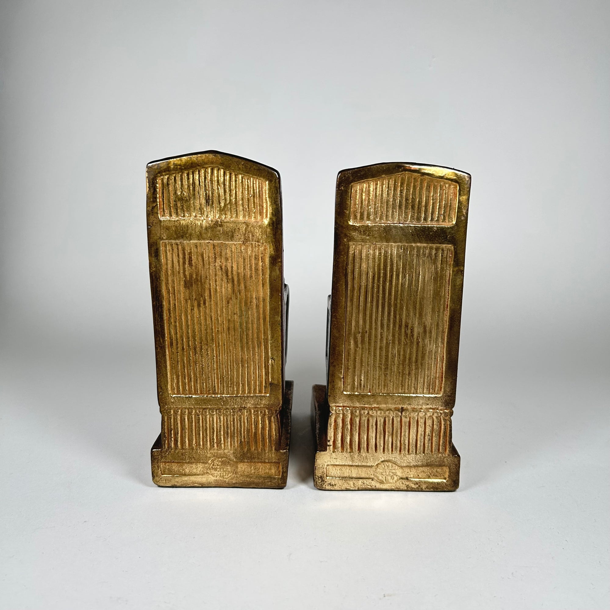 Vintage Bookends with a Older Couple Sitting in Chairs