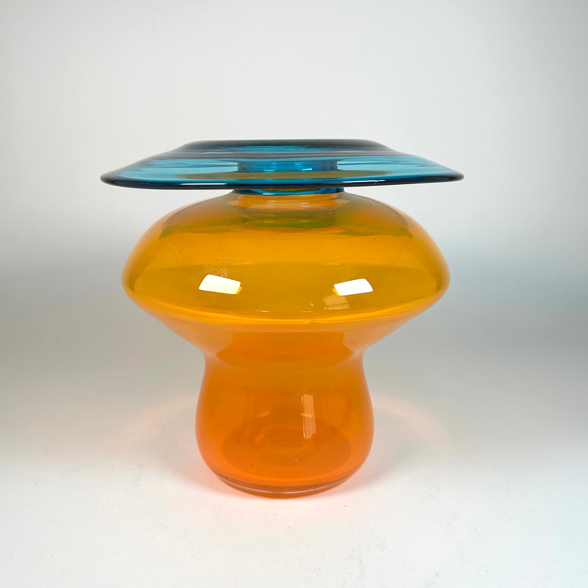 `70s Art Glass Space Age Vase in Orange and Blue