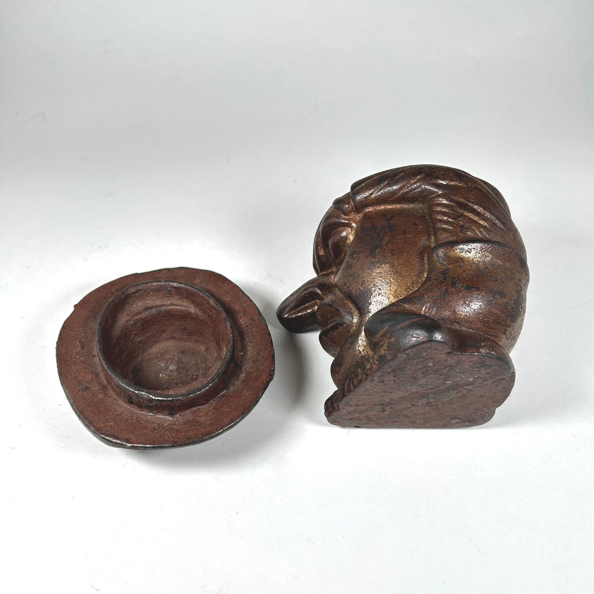 Humorous Cast Iron Man&#39;s Head with Big Nose Small Body Snuff Box