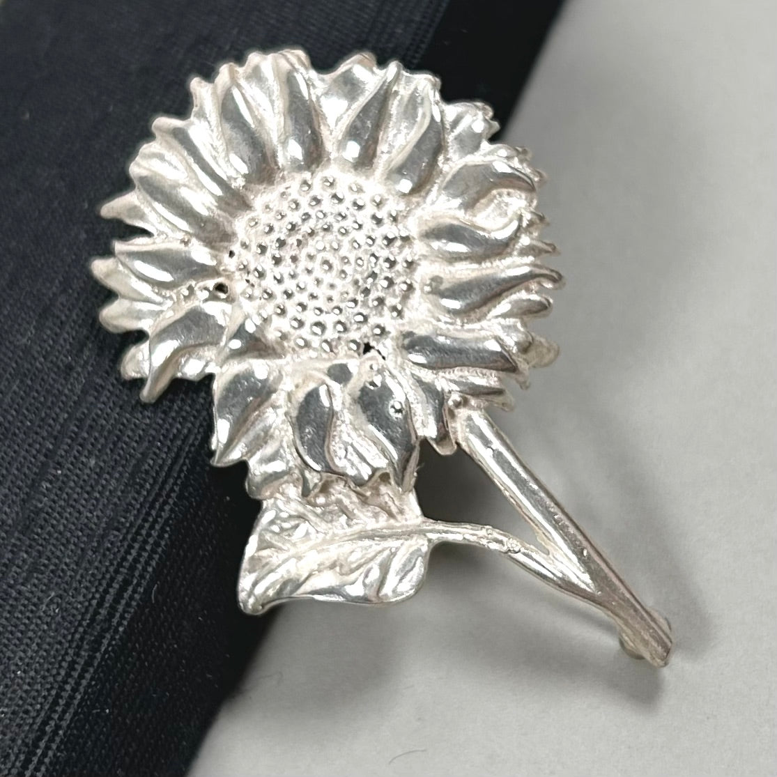 Vintage Sterling Silver Sunflower Brooch
